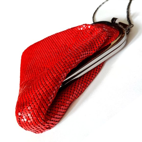 NWT Red Chainmail Metal Mesh Evening Clutch w Pewter Long & Short Chain & Clasp - Picture 3 of 4